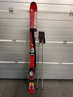 Predám lyže + lyžiarky
