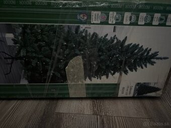 Umelý vianočný stromček