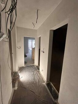 Rekonštrukcie, stavby a práce v interiéry a exteriéry