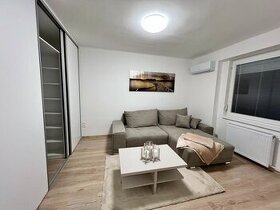Dvojizbový tehlový byt s balkónom - novorekonštruovaný - 1
