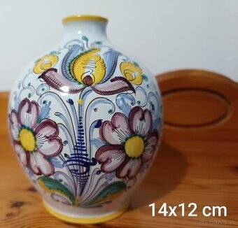 Zaujimava stara vazicka, r. 1990, habanska keramika