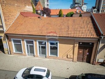 Na predaj jedinečná obchodná budova v meste Lučenec