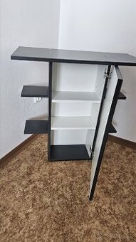 Kupelnova skrinka so zrkadlom