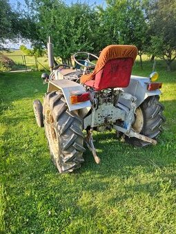 Traktor RS-09