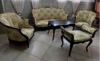 Staroẓ̌itná sedacia súprava