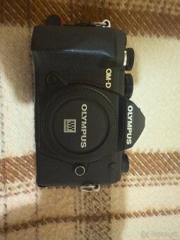 Predam Olympus OMD - M5 Mark III a sadu na macro