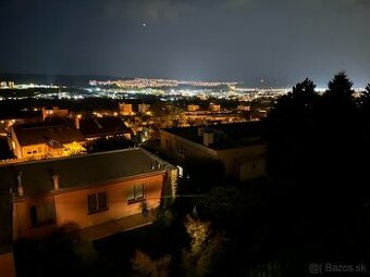 4 izbový byt s výhľadom, garážou a záhradou, Podhradová