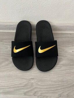 NIKE 40