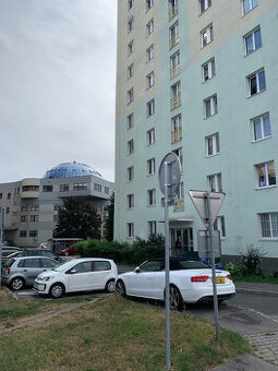 Veľká Garsónka s Loggiou ulici Martinčekova 650,-Eur Komplet