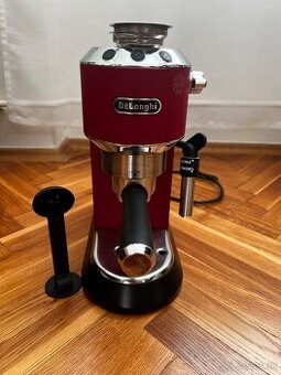 Pákový kávovar De'Longhi Dedica EC 685.R