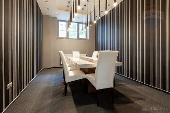 NA  PREDAJ: Reprezentatívny komerčný priestor pod hlavnou st