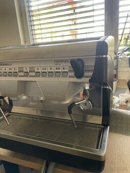 ☕️ Profesionálny kávovar Nuova Simonelli Appia II – 2-pákový