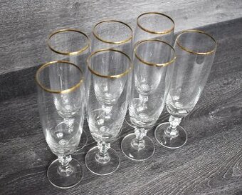 Slovenské fúkané sklo na šampanské a sekt.