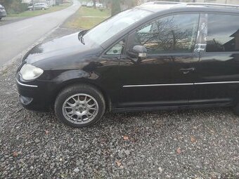 Predam Volkswagen Touran 1.9 tdi r.v.2007