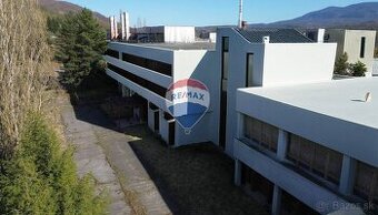 Priemyselný areal 51000m2, Budovy, sklady, výrobné haly,  Sn