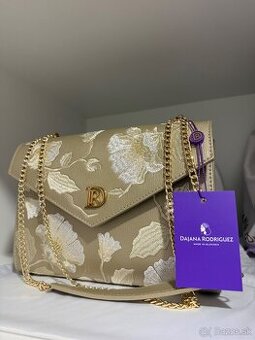 Lara Duna kožená vyšívaná kabelka Dajana Rodriguez