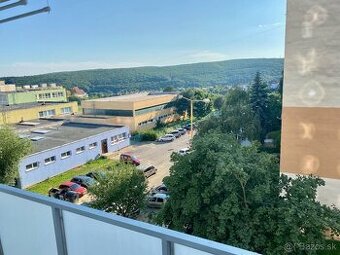 Veľká garzónka na prenájom KVP / Studio apartment for rent