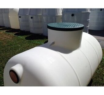 Podzemná plastová nádrž 2,3m3