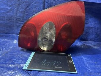 ZADNE PRAVE SVETLO RENAULT LAGUNA 2