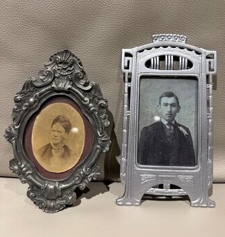 historické fotografie v rámikoch