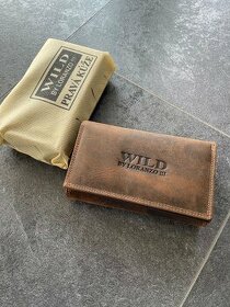 Dámska kožená peňaženka Wild tmavo hnedá, dostupná skladom.