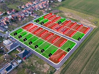 PREDAJ - STAVEBNÉ POZEMKY SO VŠETKÝMI IS - ZLATÉ MORAVCE