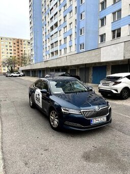 PRENÁJOM TAXI VOZIDLA S KONCESIOU A POLEPOM – ŠKODA SUPERB