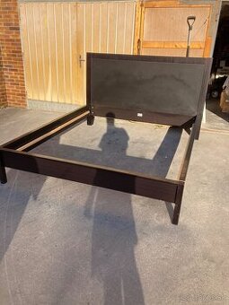 Postel 180 cm + rošt + matrace