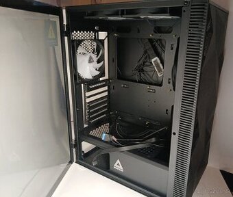 Predám PC skrinka Montech X3 MESH Black
