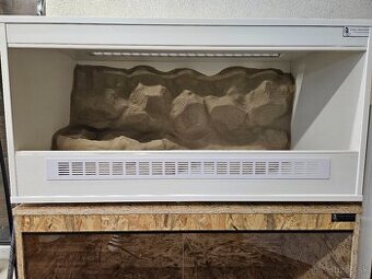 Predam Nove lamino terarium biele s 3d stenu