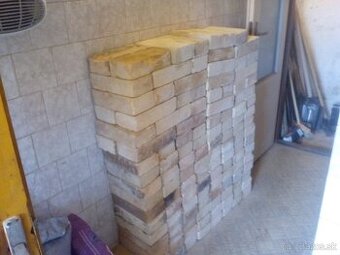 Tehly, šamot,