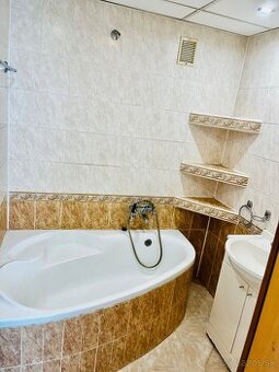 PRIESTRANNÝ 3 izbový byt, 79m2, Sídlisko II, HE - 1