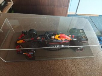 Modely 1:18