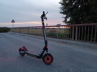 Elektrická kolobežka Aprilia ESR2