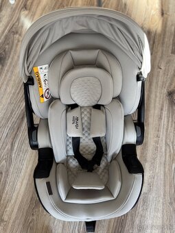 Autosedačka Baby-Safe Pro + základňa Vario Base 5Z