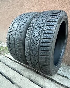 Pirelli 235/45 R18 zimné