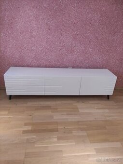 Komoda pod tv