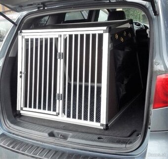 Voliery , Krmne pulty , Prepravne boxy