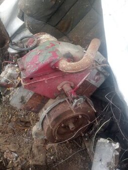 Náhradní díly na Traktor RS09