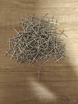 Prívesok krížik - 180 ks