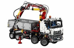 REZERVOVANE Lego TECHNIC 42043 Mercedes-Benz Arocs 3245