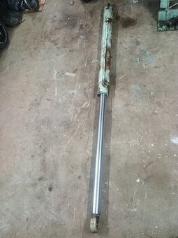 Hydraulický piest, štiepačka