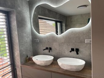 predám oválne LED zrkadlo 150 dĺžka čisto nové