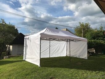 🎪 NA PRENÁJOM: Párty stan 3x6 m + 2 stoly a 4 lavice