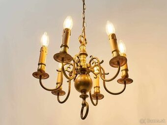 Elegantní holandský šestiramenný lustr z lité mosazi
