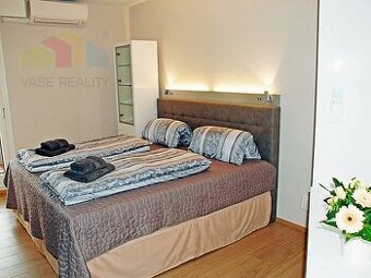 2 izbový byt Bánovce nad Bebravou / CENTRUM/ 56m2 / BALKÓN