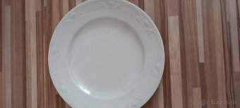 Predám retro taniere môžu sa zavesiť na stenu
