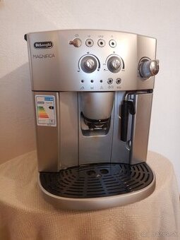 kávovar DeLonghi Magnifica ESAM 4200