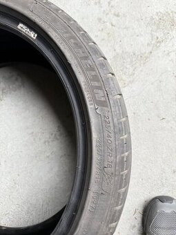 Pneu 225/40 R18 Michelin - 1