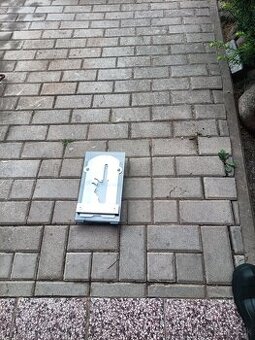 Držiak motorovej píly - 1